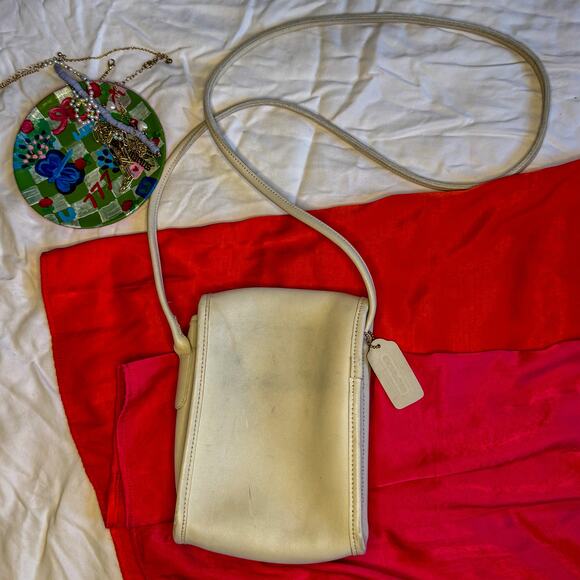 🥛 Rare VTG COACH 9993 White Cream Leather Mini Pocket Purse Brass Turnlock - Picture 8 of 11